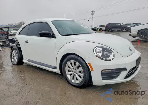 2018 Volkswagen Beetle S z USA, uszkodzony, nr VIN 3VWFD7AT8JM708931